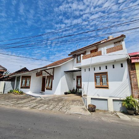 Brb Guesthouse Banyuwangi  Extérieur photo